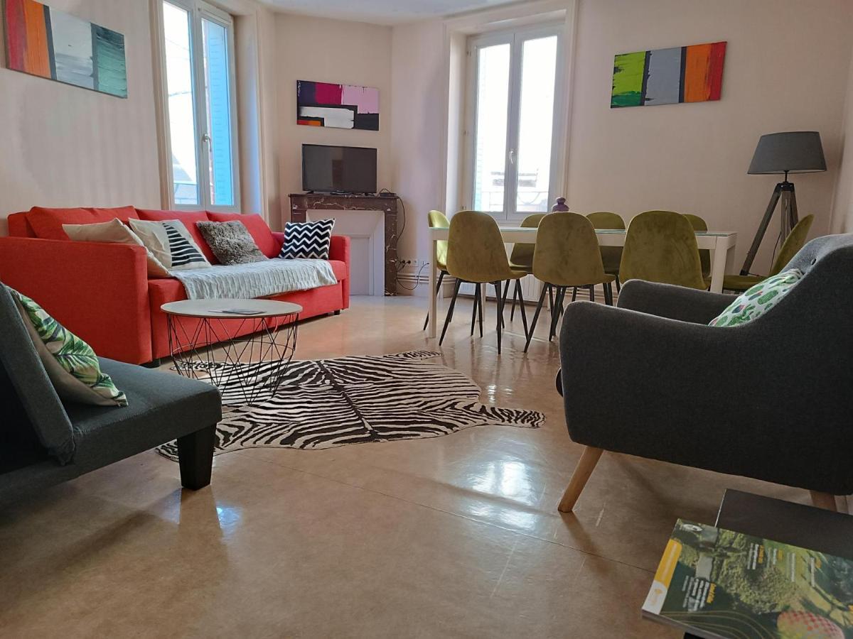 Cap Coutellerie - Sejours Pros Ou Familles En Hypercentre De Thiers Apartment Luaran gambar