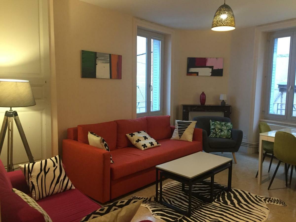Cap Coutellerie - Sejours Pros Ou Familles En Hypercentre De Thiers Apartment Luaran gambar