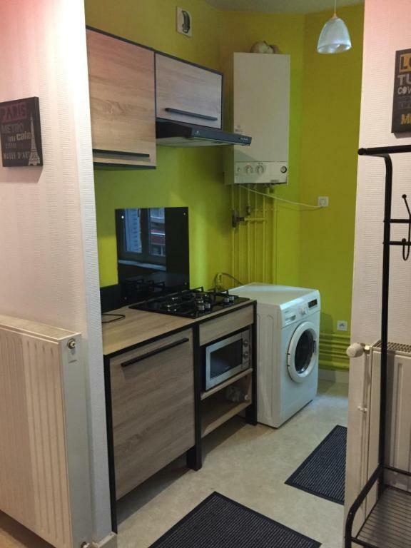 Cap Coutellerie - Sejours Pros Ou Familles En Hypercentre De Thiers Apartment Luaran gambar