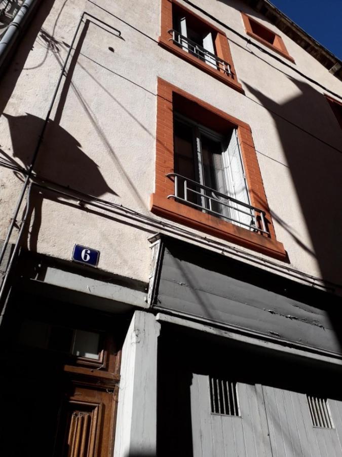 Cap Coutellerie - Sejours Pros Ou Familles En Hypercentre De Thiers Apartment Luaran gambar